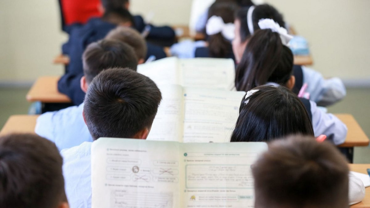 Орон нутгийн сурагчдын хичээл 19-нд, нийслэлийнх 26-нд эхэлнэ